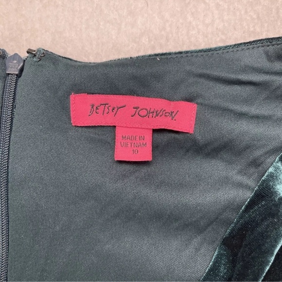 Betsey Johnson Velvet Wrap Dress Green V Neck Sz 10 Long Sleeve Midi Sexy - Picture 4 of 12